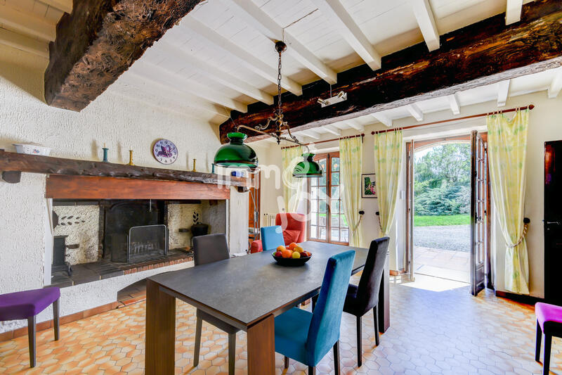 Maison - 450 m² - 8 pièces