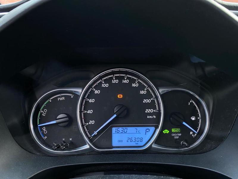 Toyota Yaris France 100cv Hybride Bluetooth/Radars Ar/Demarrage Mains Libres/Clim