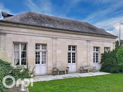 Maison - 246 m² - 7 pièces