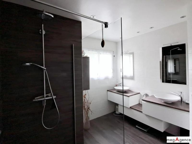 Maison - 200 m² - 8 pièces