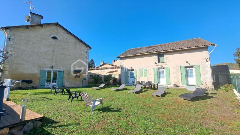 Maison chambre d'hôtes - 340 m² - 8 pièces