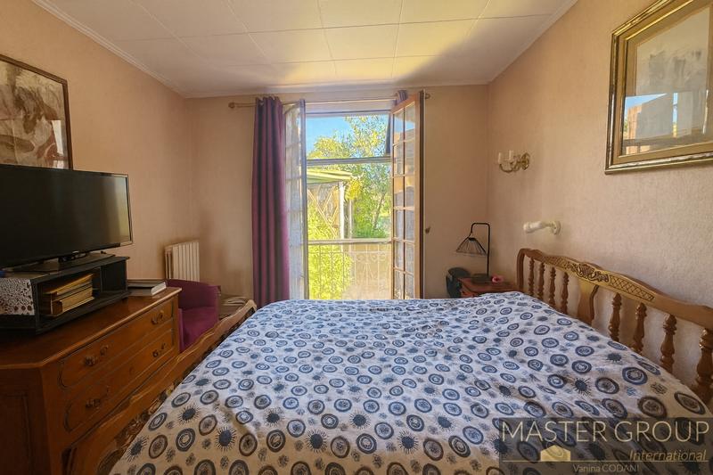 Maison - 208 m² - 9 pièces