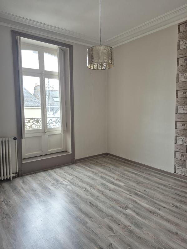 Maison ancienne - 231 m² - 8 pièces