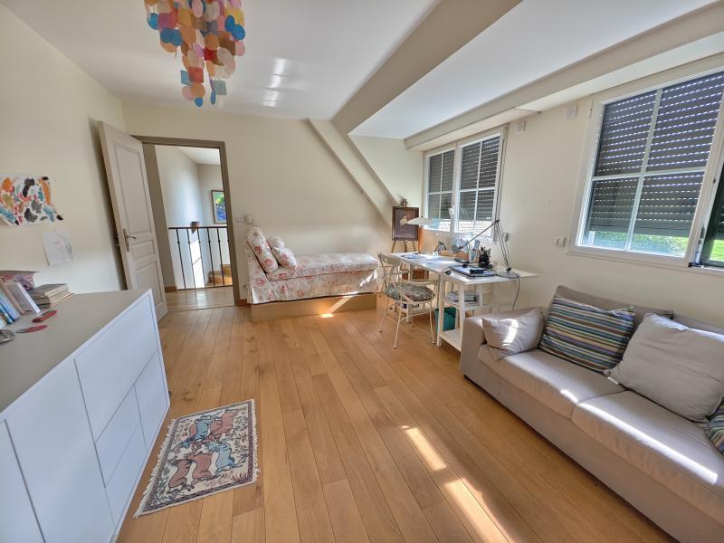 Maison - 332 m² - 9 pièces