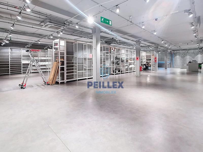 Local commercial - 476 m² - 3 pièces