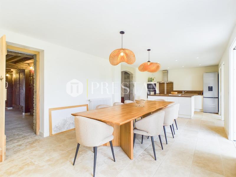 Maison - 410 m² - 10 pièces