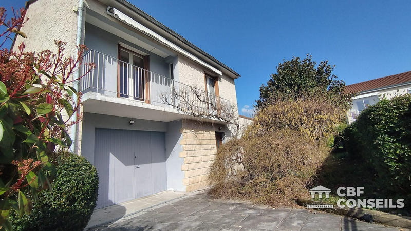 Maison traditionnelle - 92 m² - 4 pièces