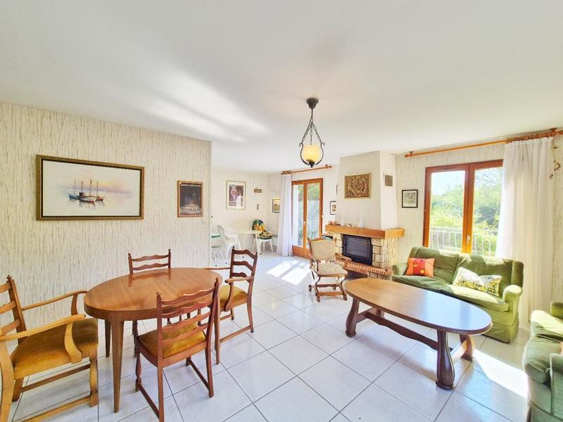 Villa - 100 m² - 5 pièces