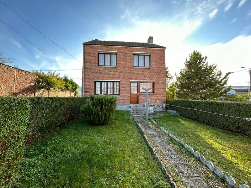 Maison - 90 m² - 5 pièces