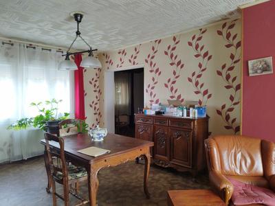 Maison - 93 m² - 4 pièces