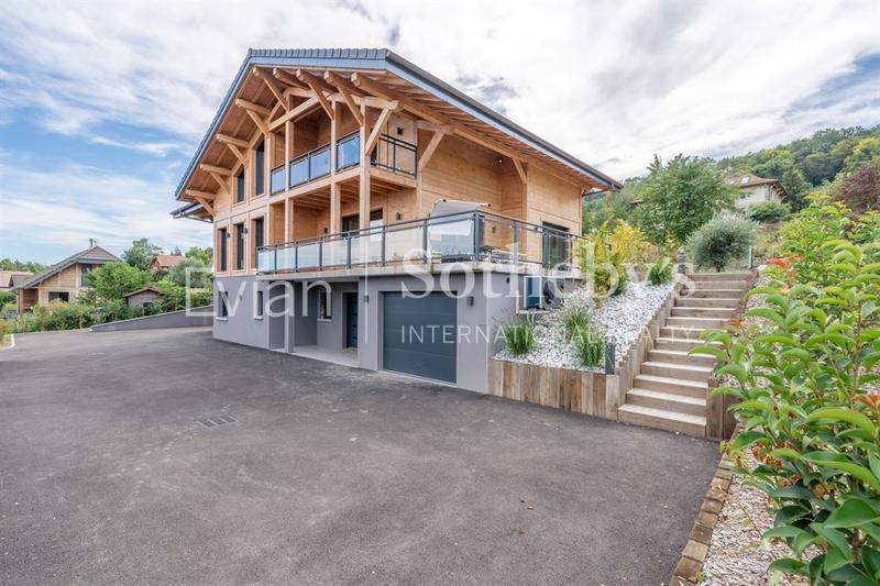 Maison - 355 m² - 10 pièces