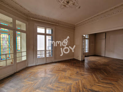 Appartement - 144 m² - 4 pièces