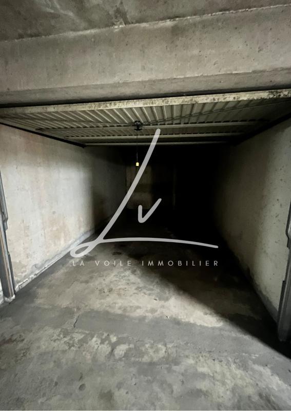 Parking / Garage - 15 m²