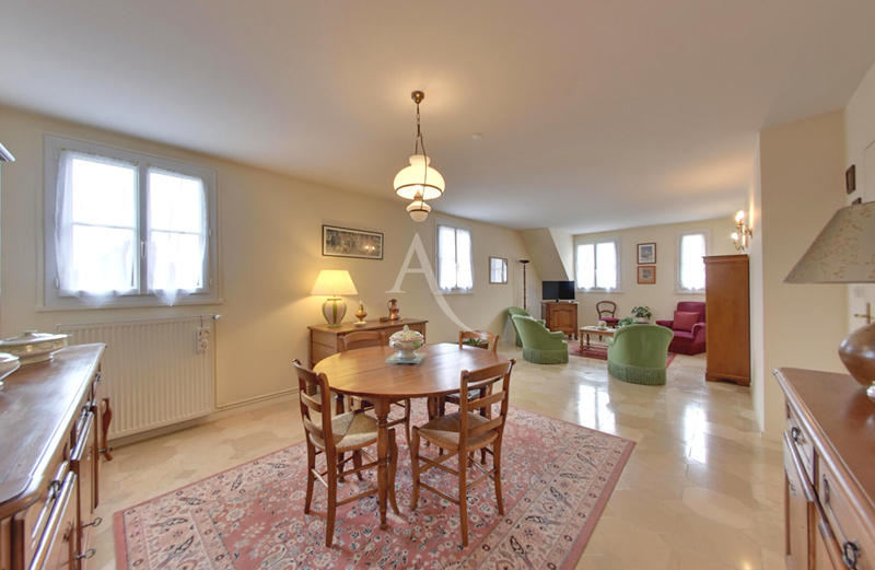 Appartement - 83 m² - 4 pièces