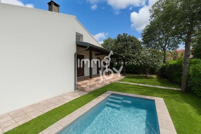 Maison - 250 m² - 7 pièces