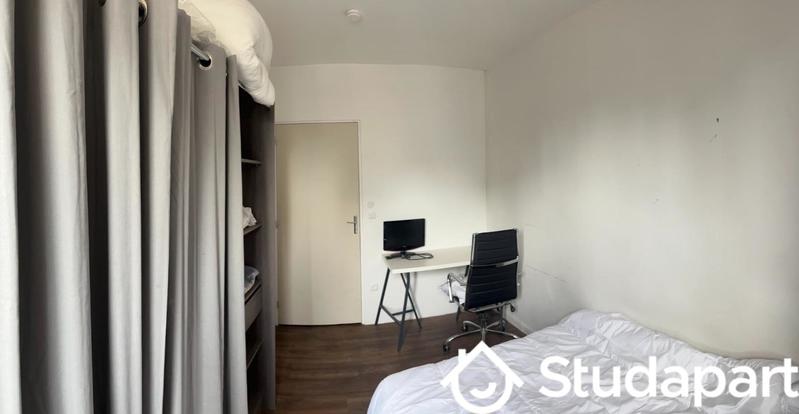 Chambre - 11 m² - 1 pièce