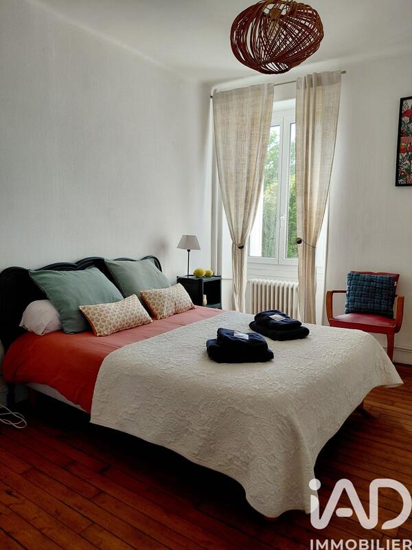 Maison - 458 m² - 17 pièces