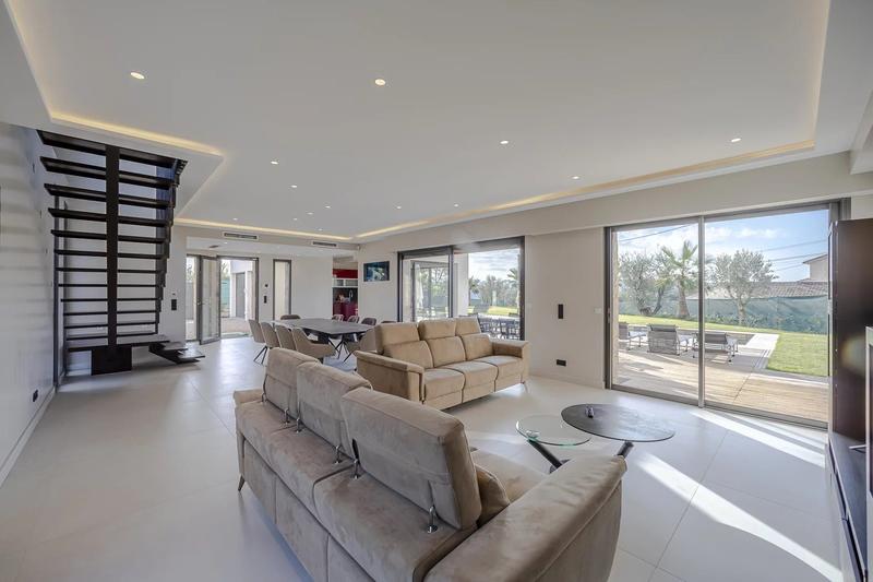 Villa - 265 m² - 7 pièces