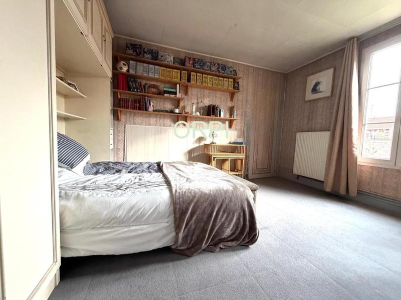 Maison - 221 m² - 5 pièces