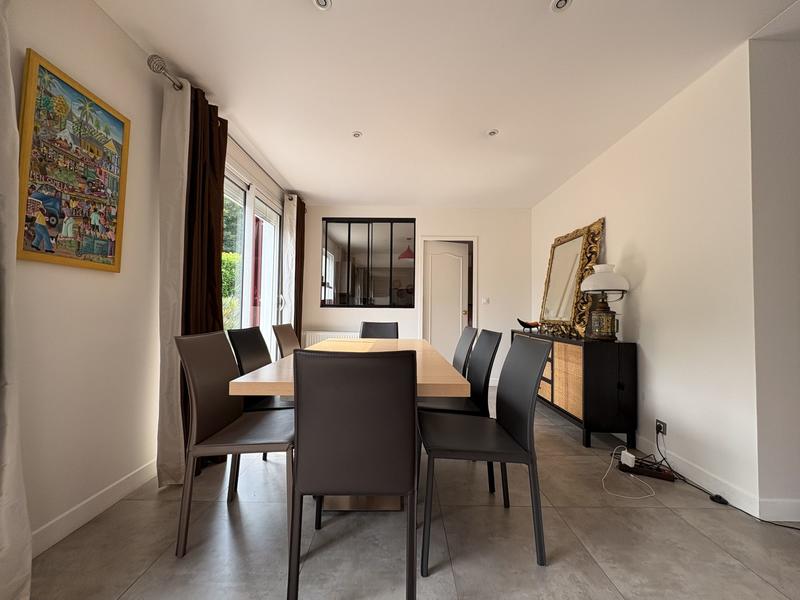 Maison traditionnelle - 226 m² - 8 pièces