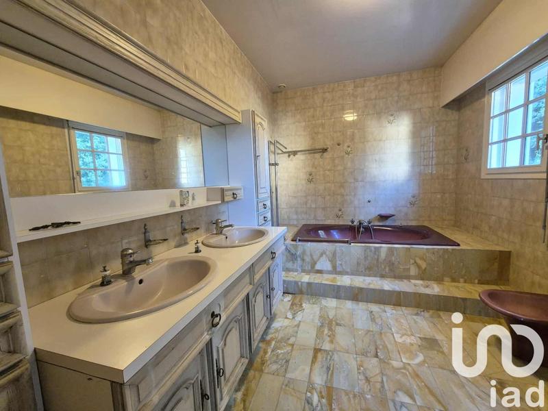 Maison - 265 m² - 6 pièces