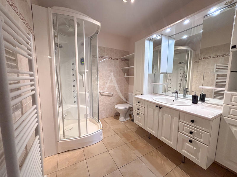 Appartement - 180 m² - 5 pièces