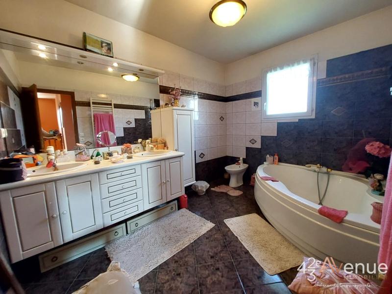 Maison - 170 m² - 7 pièces