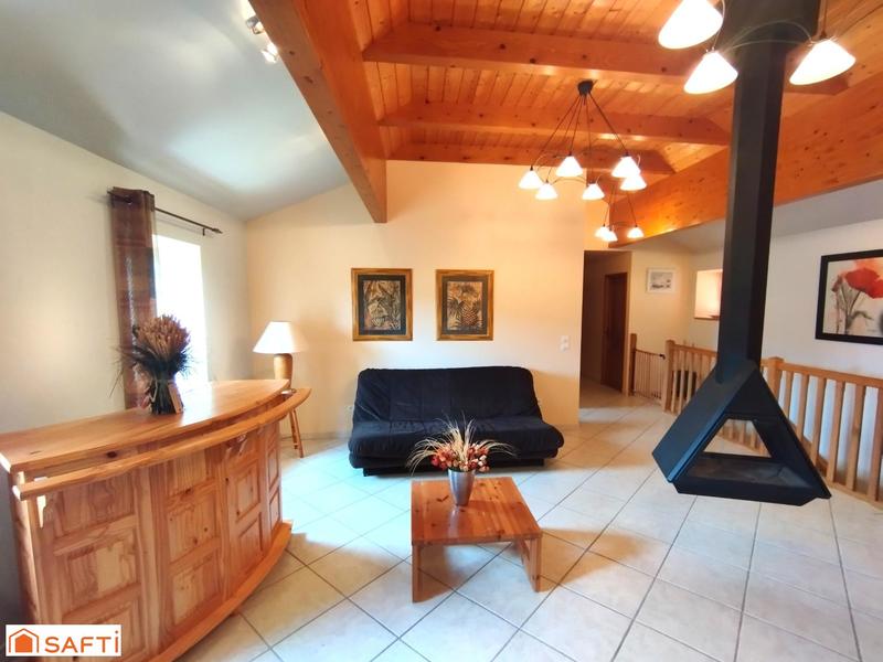 Maison - 228 m² - 6 pièces