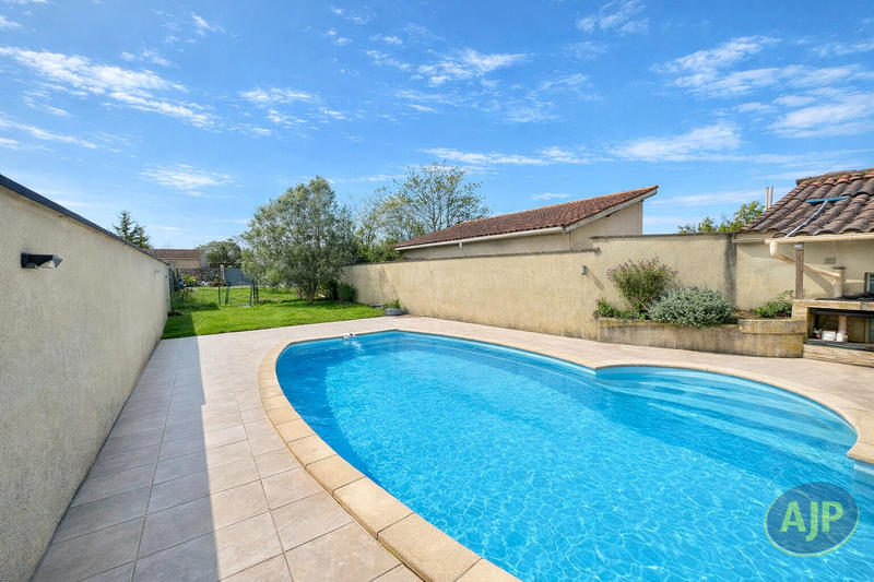 Maison - 166 m² - 7 pièces