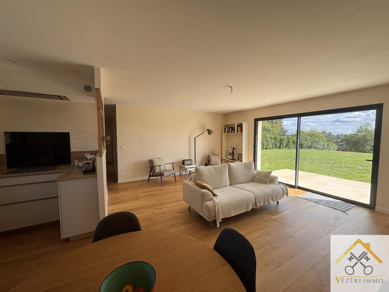 Maison - 102 m² - 4 pièces