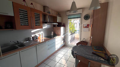 Appartement - 99 m² - 4 pièces