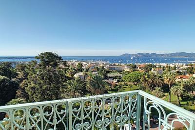 Appartement - 130 m² - 4 pièces