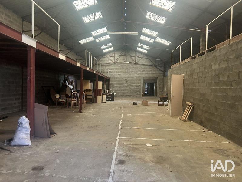 Local commercial - 2 000 m²