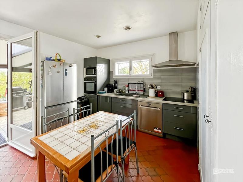 Maison - 200 m² - 9 pièces