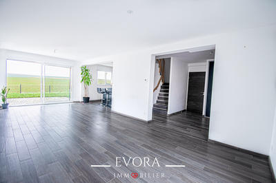 Maison - 140 m² - 5 pièces