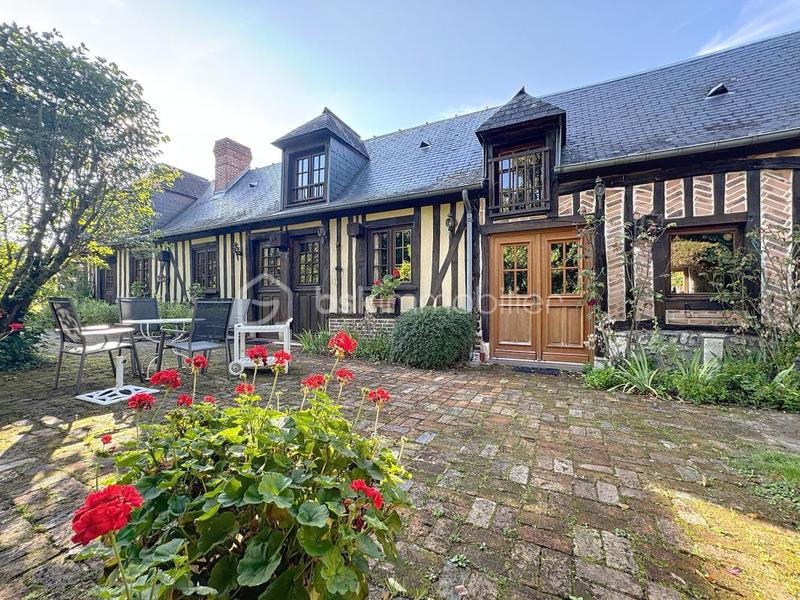 Propriété - 290 m² - 10 pièces