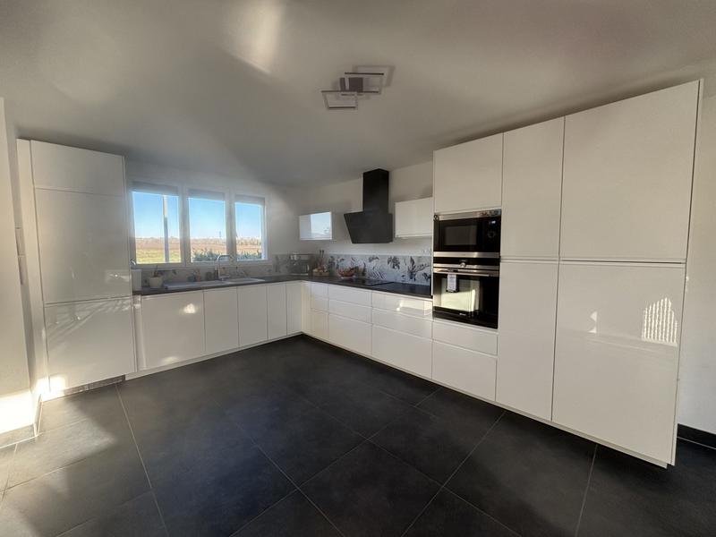 Maison - 186 m² - 9 pièces