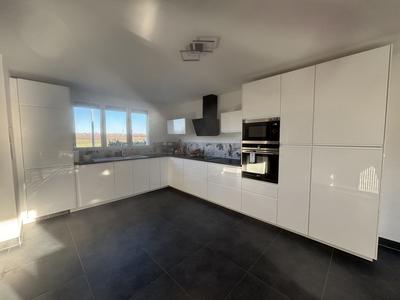 Maison - 186 m² - 9 pièces