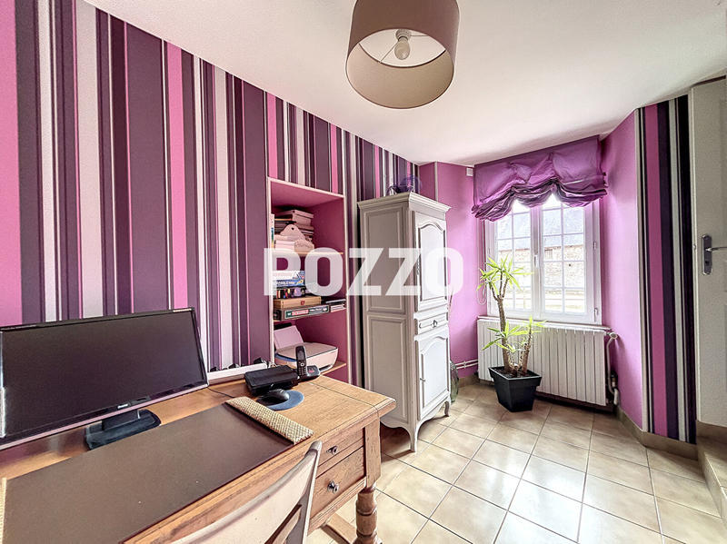 Maison - 248 m² - 9 pièces