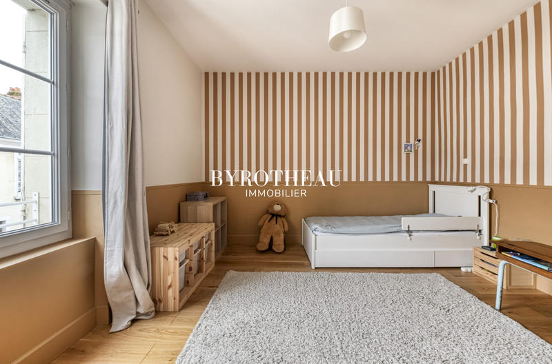 Maison - 220 m² - 8 pièces