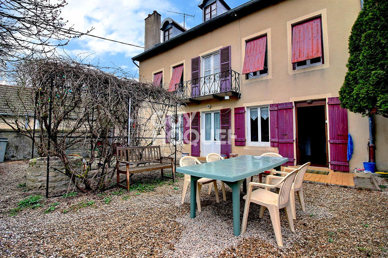 Maison - 400 m² - 13 pièces