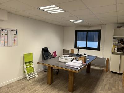 Local d'activités - 376 m² - 4 pièces