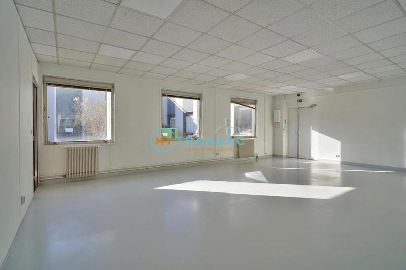 Local d'activités - 105 m²