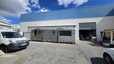 Entrepôt - 1 200 m²