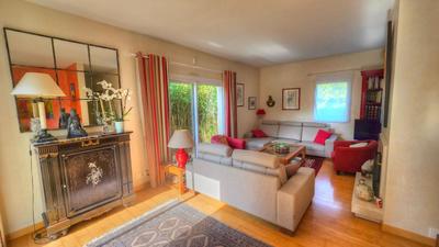 Maison - 216 m² - 8 pièces