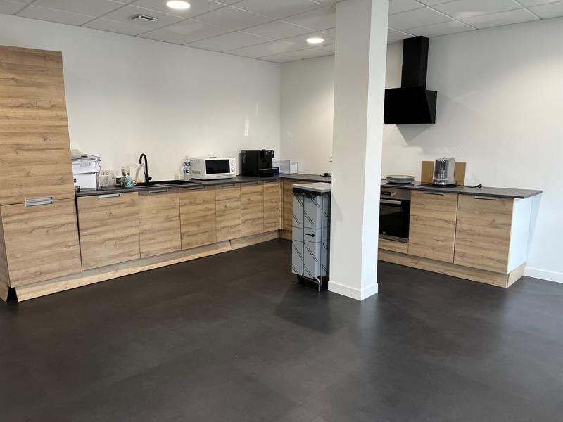 Bureau - 560 m²