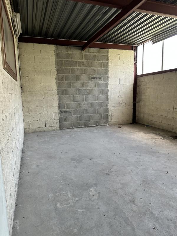 Entrepôt - 404 m²