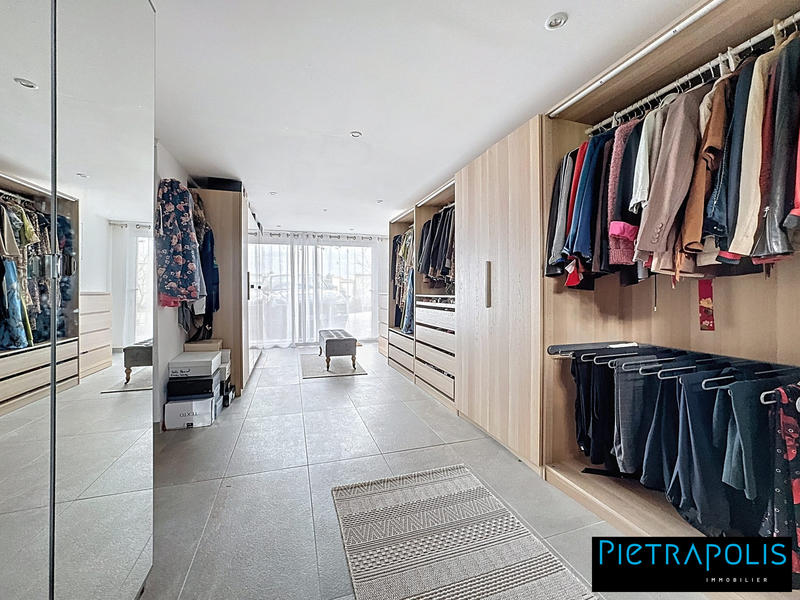 Maison - 200 m² - 7 pièces