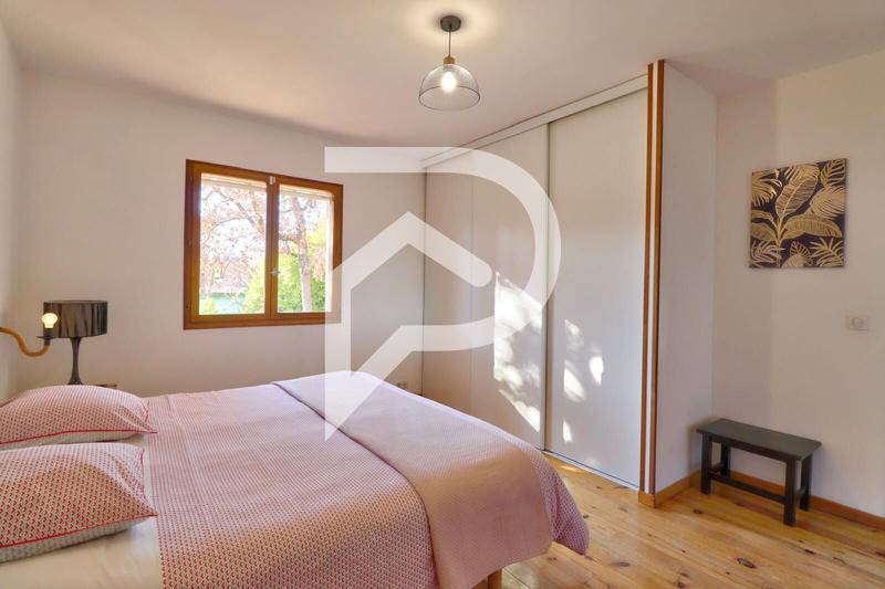 Villa - 137 m² - 6 pièces