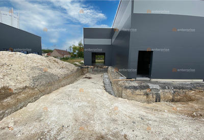 Local d'activité / Entrepôt - 1 050 m²